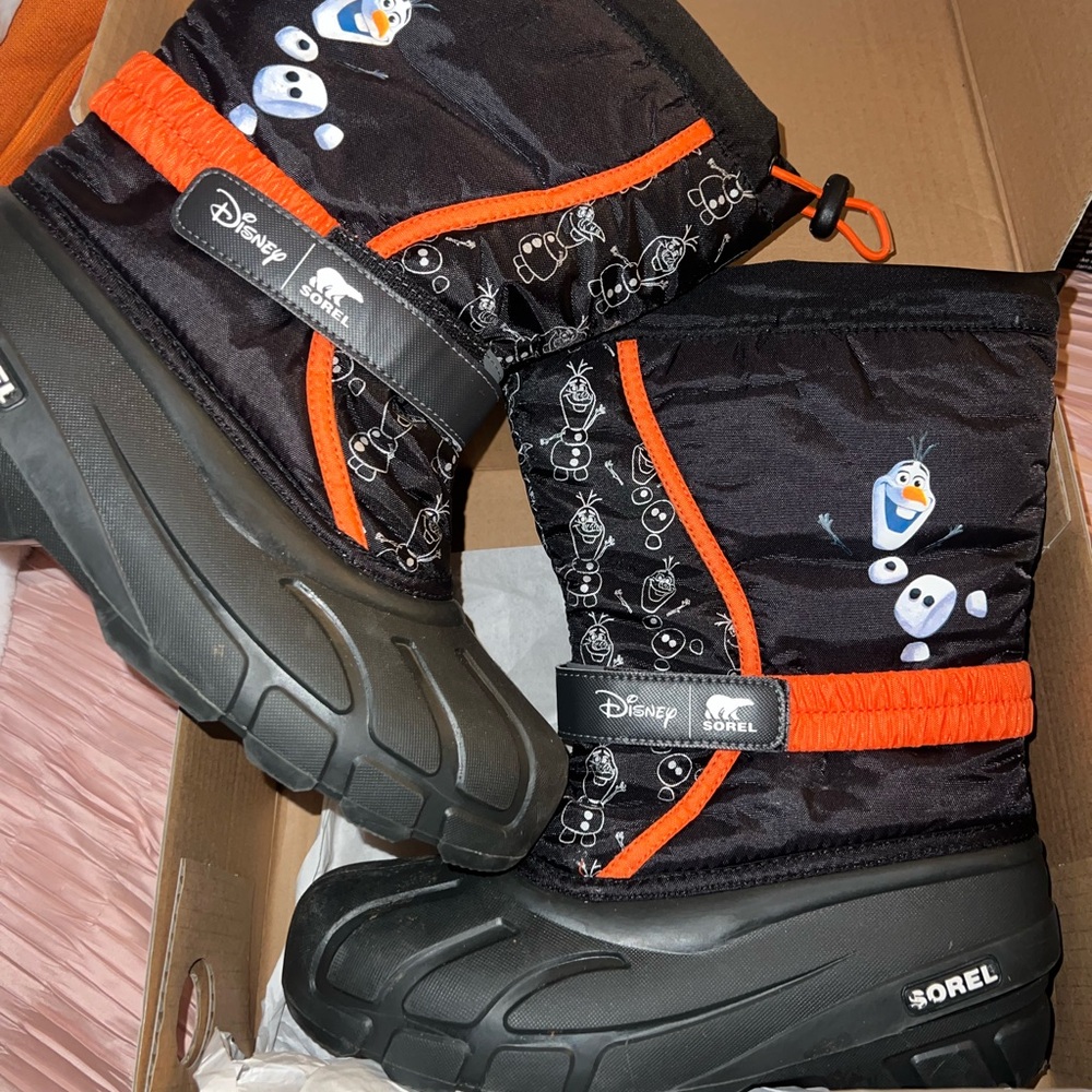 Sorel Kids Boots Black and Orange with Character Design